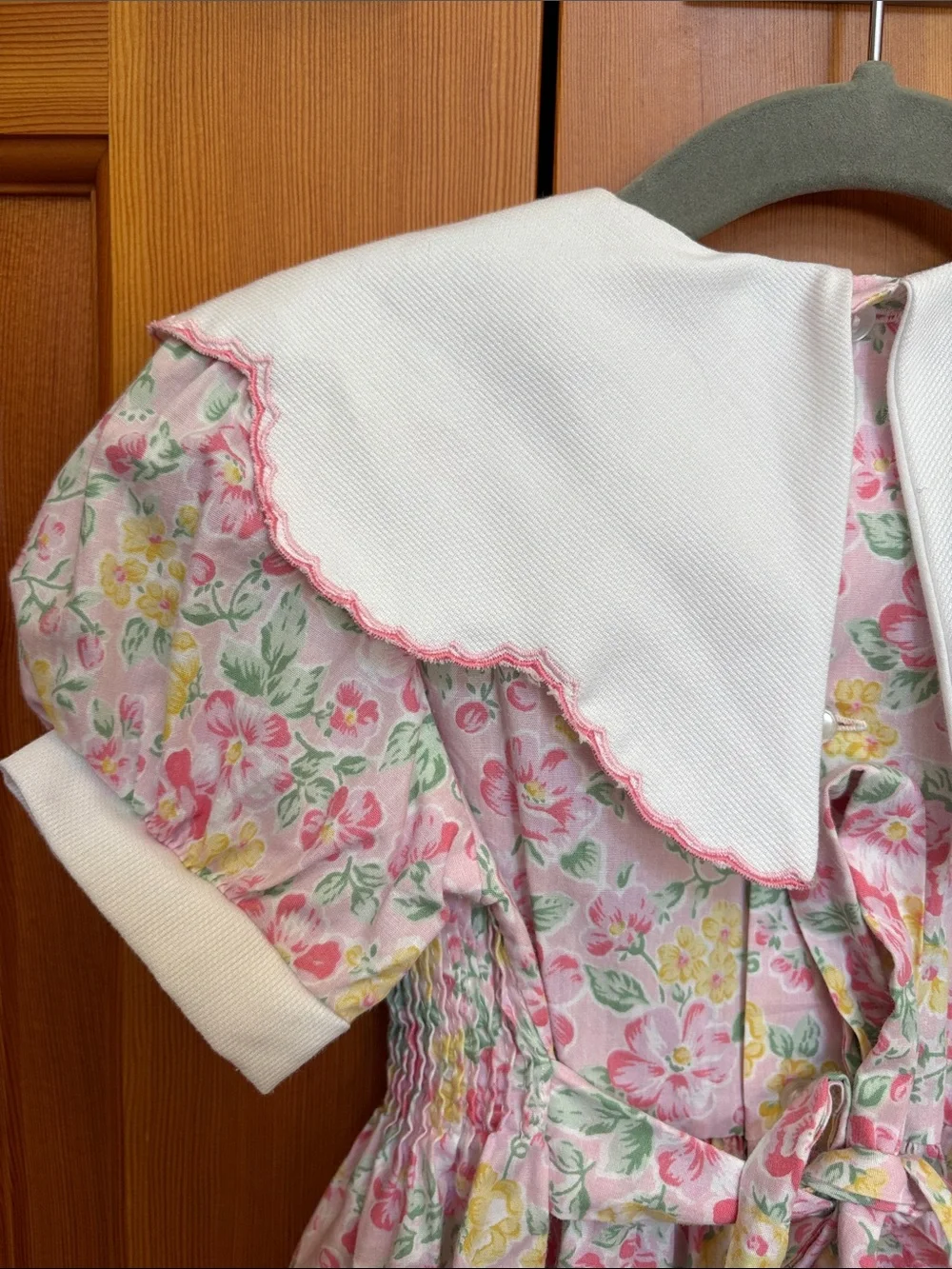 Vintage Carriage Boutiques Smocked Embroidered Floral Romper 3/4 LIKE NEW